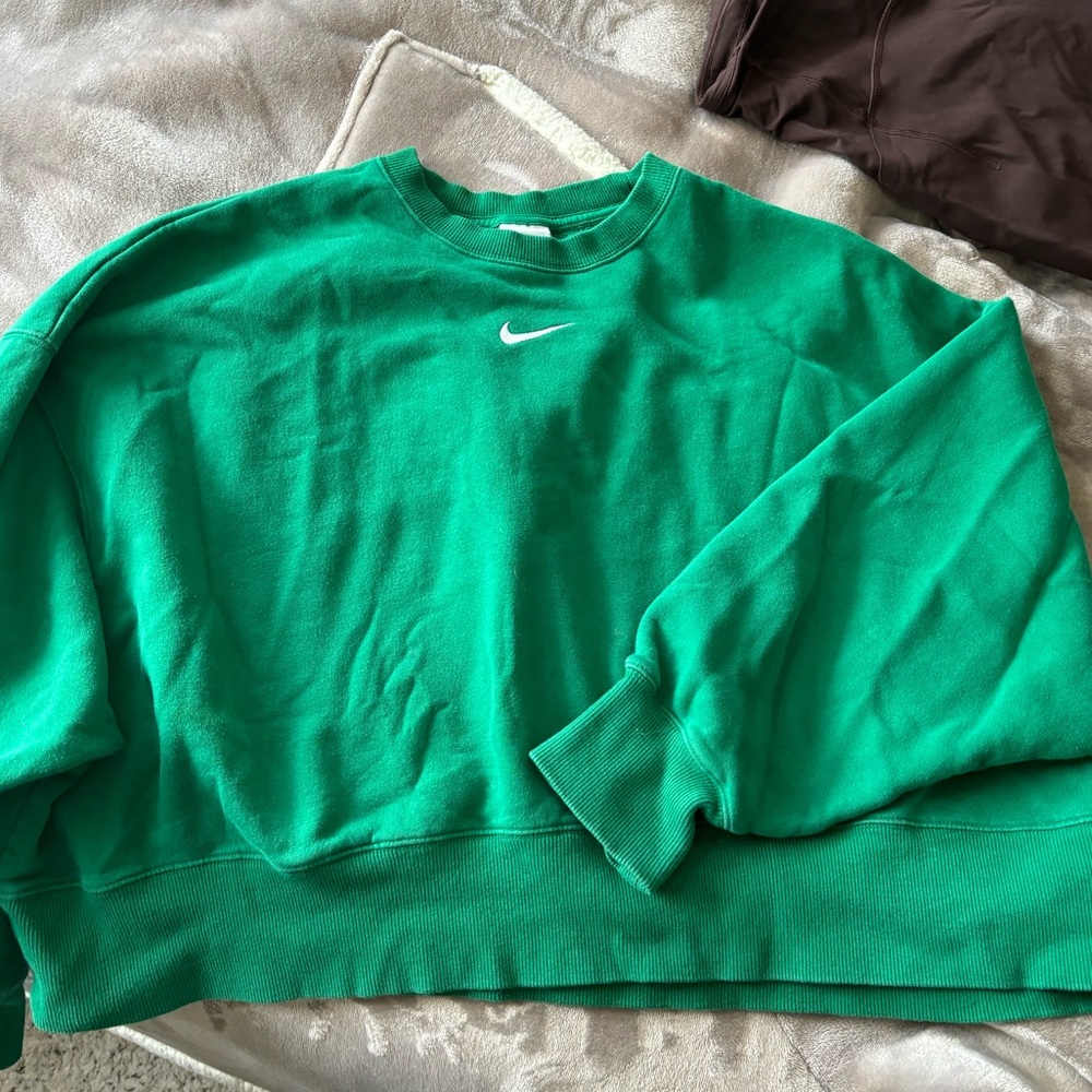 Green NIKE Sweatshirt